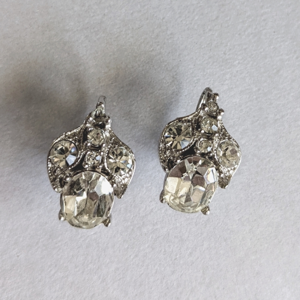 VINTAGE 40s or 50s Bogoff Screw Back Faux Rhinestone Silver Earrings